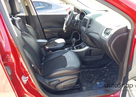 2019 Jeep Compass Latitude Fwd z USA, uszkodzony, nr VIN 3C4NJCBB9KT743488